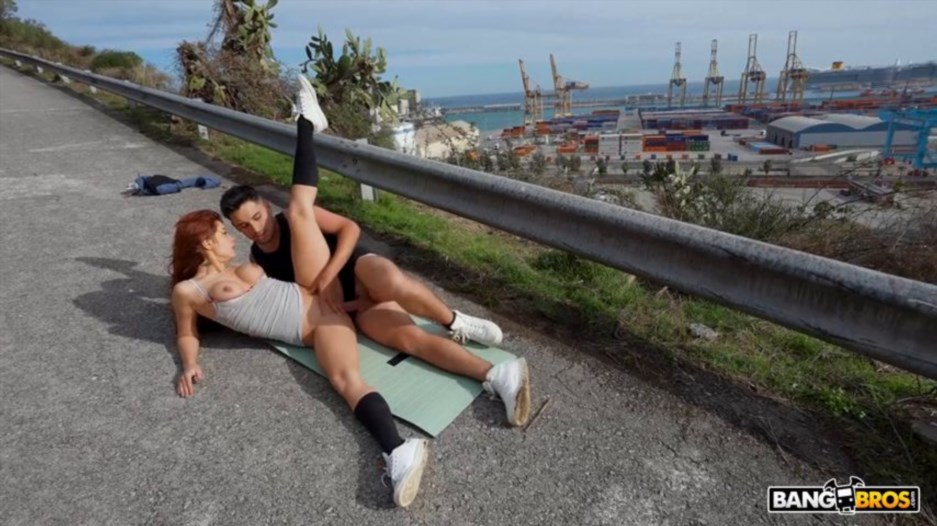 Atlanta Moreno - Atlanta Moreno Contorts Into Every Position In Public - PublicBang